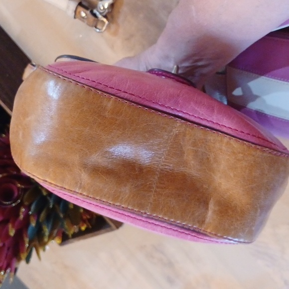 VINTAGE 2000's TWO COACH LEATHER WRISTLETS & 2007 COACH BAG - Picture 11 of 17